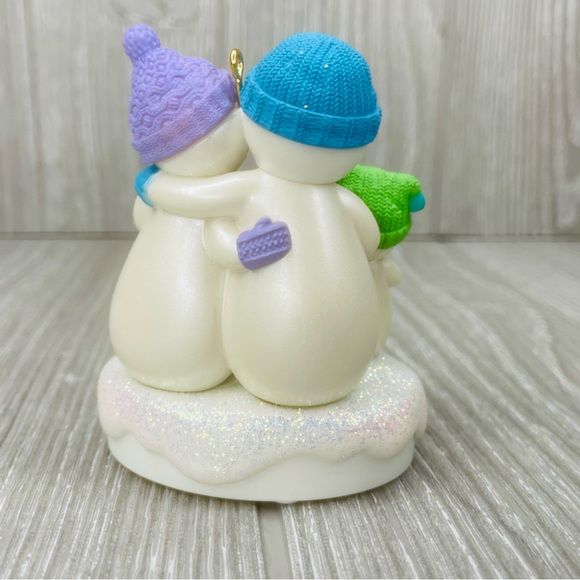 Hallmark Christmas ornament 2011 We Need A Little Christmas snowman family of 4 - Picture 8 of 11
